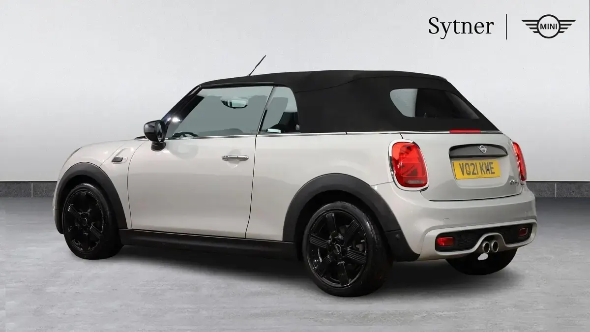 Usado Mini Cooper S Classic 189 HP (139 kW) 2021 Prateado Citadino