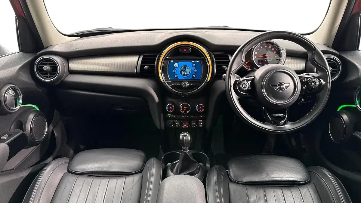 Used Mini Cooper S Exclusive 189 HP (139 kW) 2019 Orange Hatchback