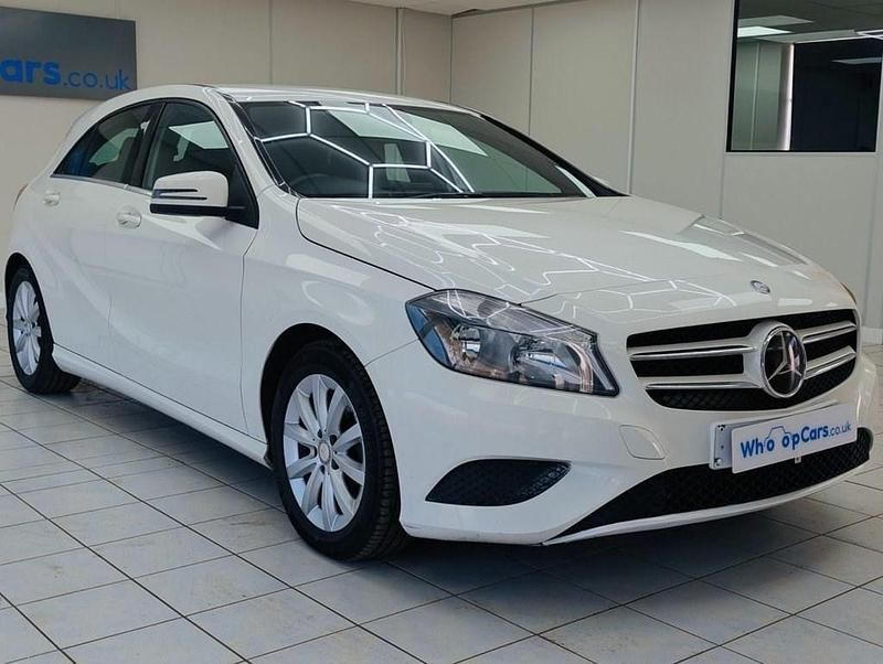 Used Mercedes A180 SE 122 HP (89 kW) 2014 White Hatchback