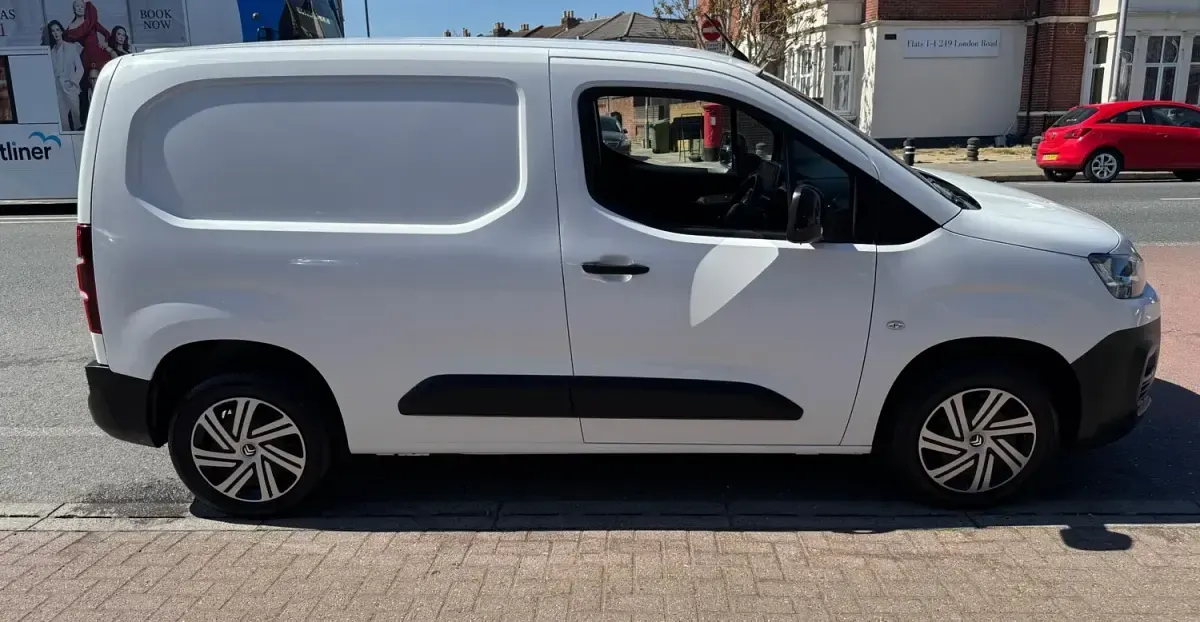 Używany Citroën Berlingo 2022 Biały Minivan