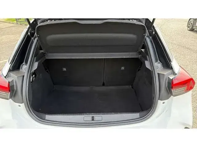 Second-hand Vauxhall Corsa Ultimate 100 CP (73 kW) 2022 Alb Hatchback