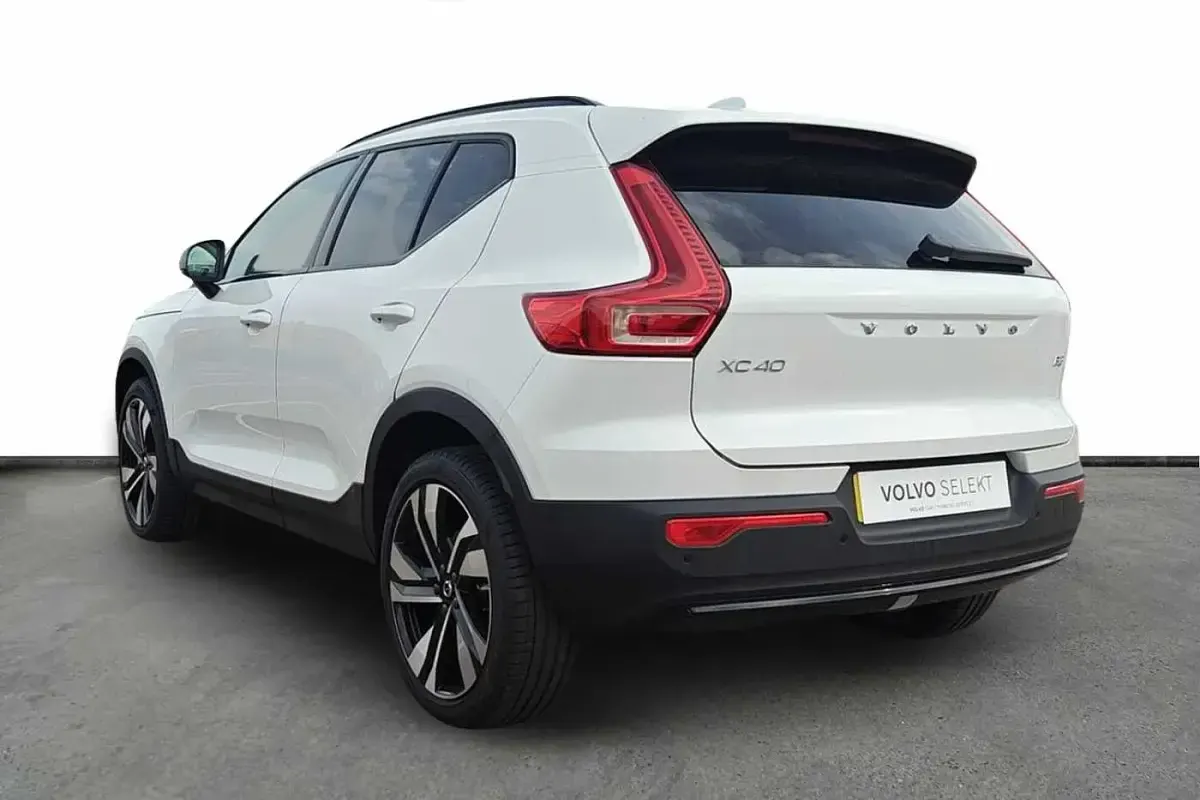 Used Volvo XC40 Ultra 194 HP (142 kW) 2025 White SUV