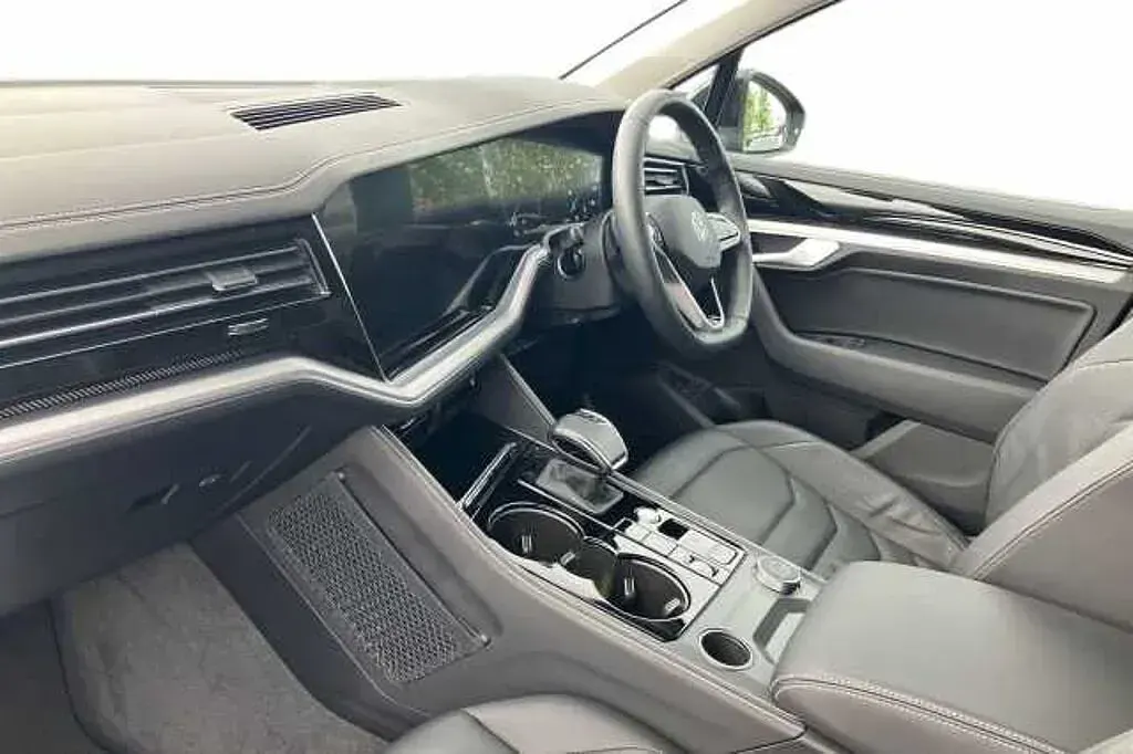 Używany VW Touareg 381 KM (280 kW) 2024 SUV