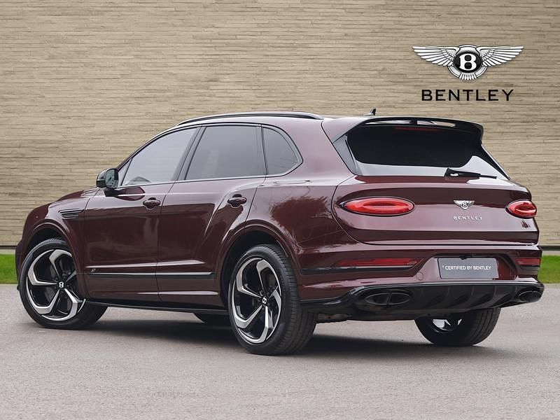 Used Bentley Bentayga 542 HP (398 kW) 2021 Red SUV