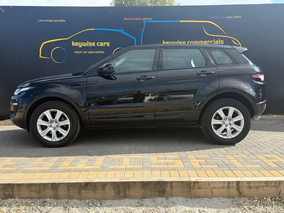 Używany Land Rover Range Rover evoque SE 150 KM (110 kW) 2017 Czarny Kombi