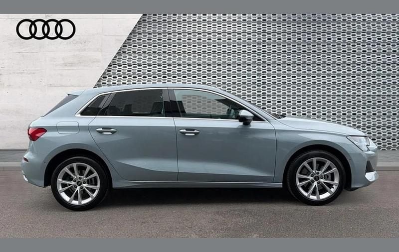 Begagnad Audi A3 e-tron Sport 200 HK (147 kW) 2025 Grå Halvkombi