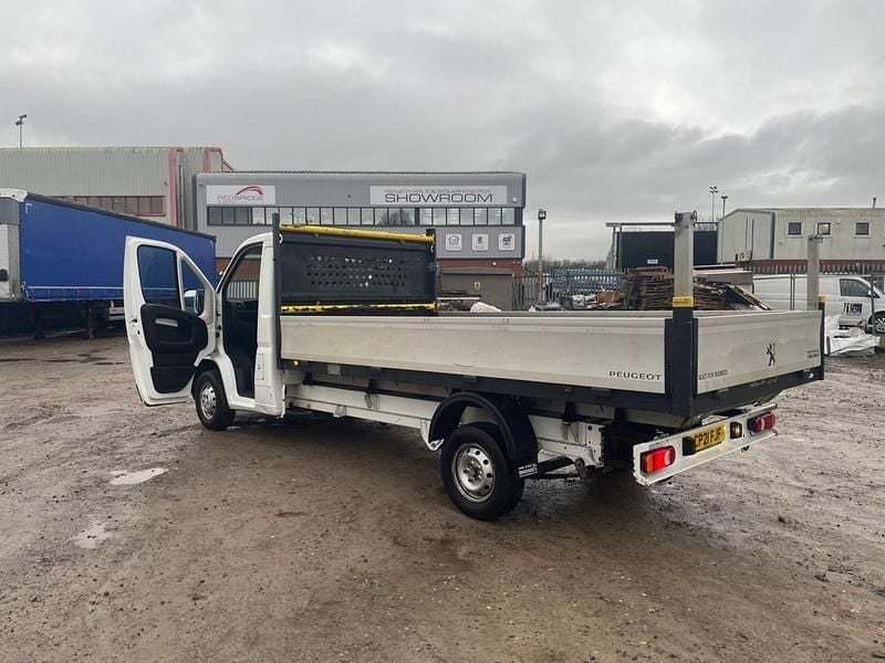 Used Peugeot Boxer Business-Line 140 HP (102 kW) 2021 White Van
