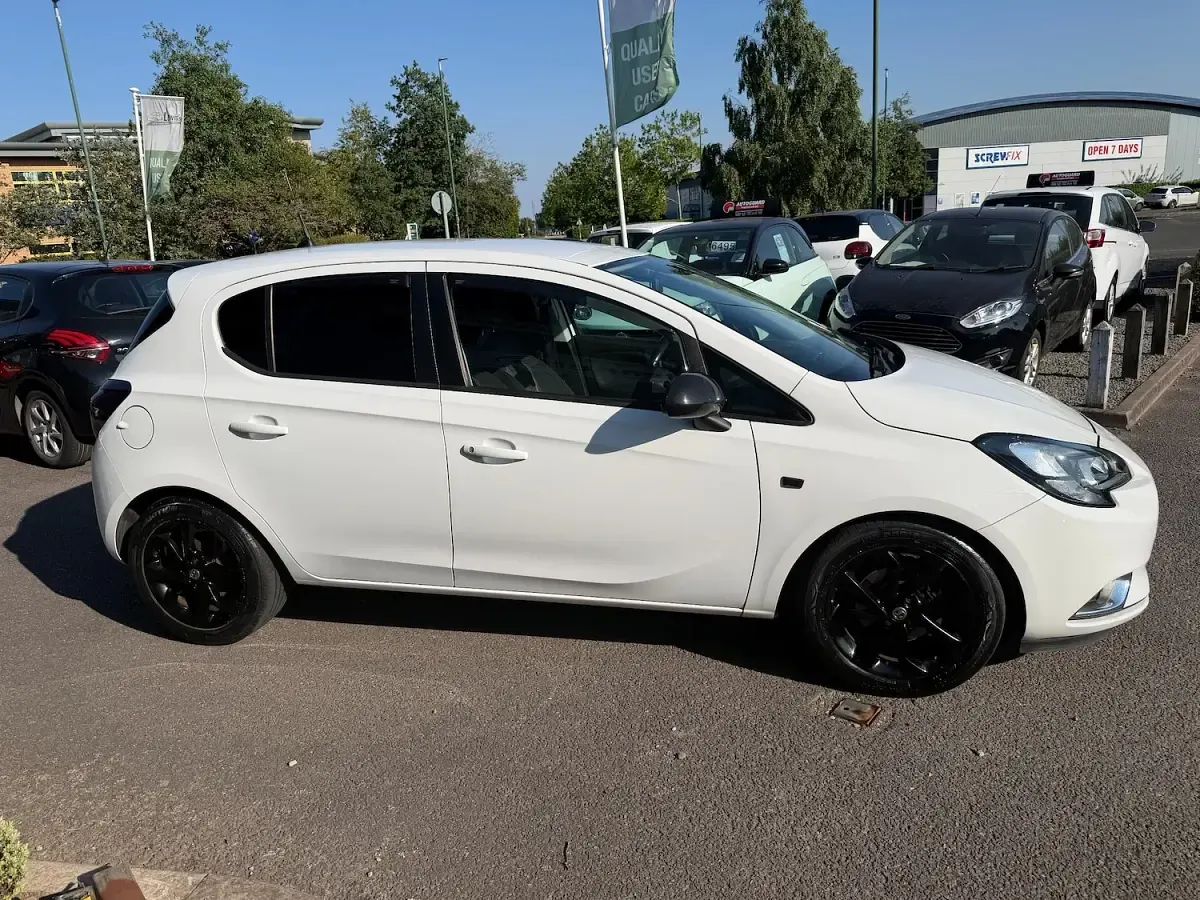 Used Vauxhall Corsa SRi 2015 White Hatchback