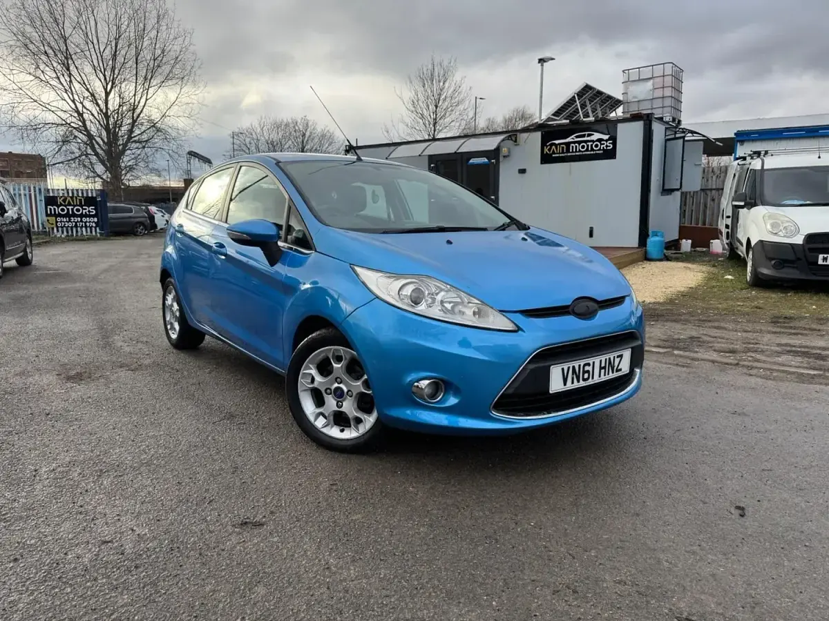Used Ford Fiesta Zetec 96 HP (70 kW) 2011 Blue Hatchback