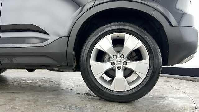 Used Volvo XC40 Momentum 161 HP (118 kW) 2021 Black SUV