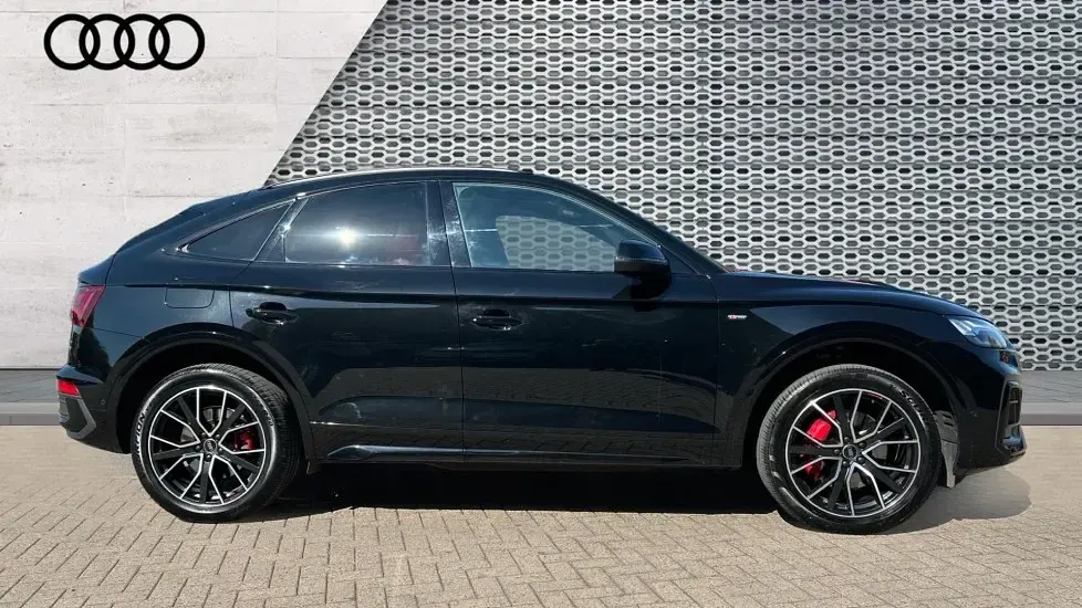Used Audi Q5 Comfort 299 HP (219 kW) 2022 Black SUV