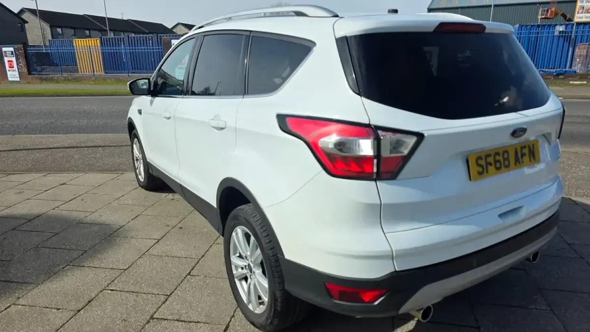 Second-hand Ford Kuga Zetec 2018 Alb SUV