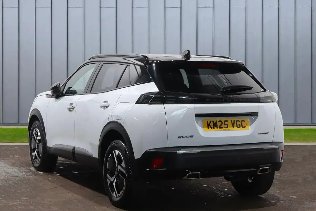 Used Peugeot 2008 GT 134 HP (98 kW) 2025 White SUV