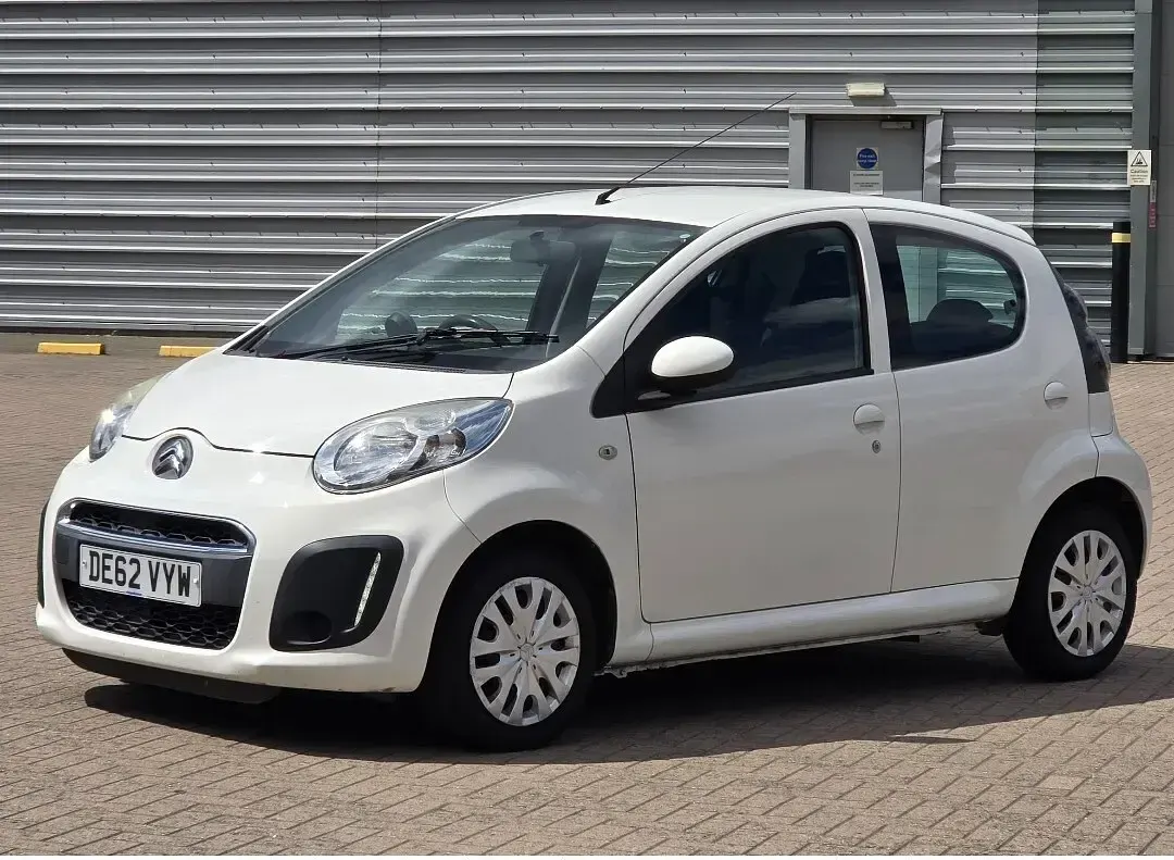 Used Citroën C1 VTR Sport 68 HP (50 kW) 2013 White Hatchback