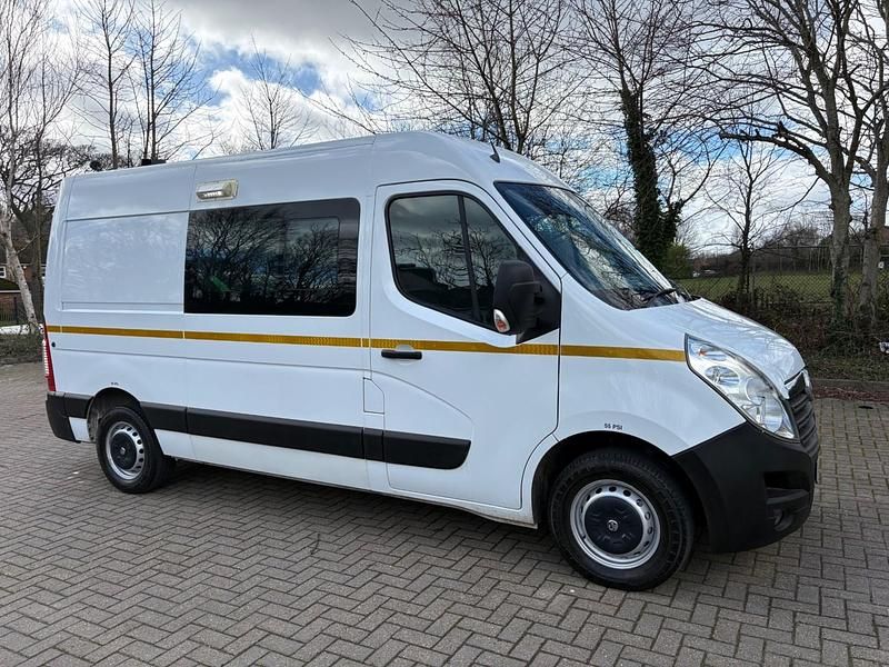 Used Vauxhall Movano 130 HP (95 kW) 2019 White MPV