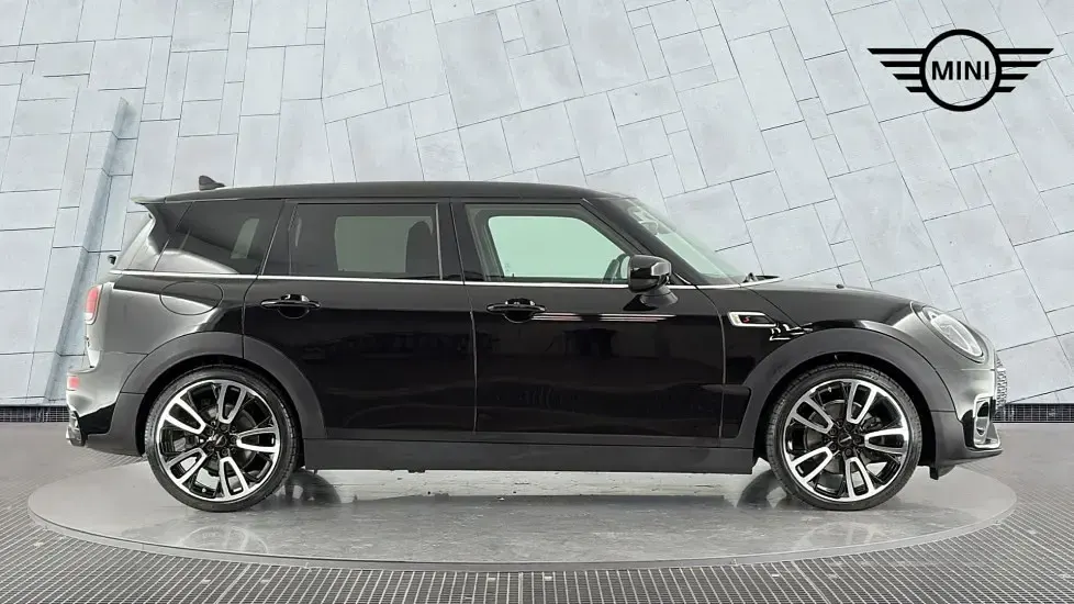 Used Mini Cooper S Clubman Sport 176 HP (129 kW) 2022 Black Estate