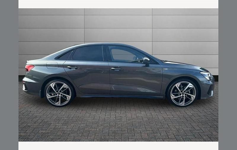 Usado Audi A3 Advanced 150 HP (110 kW) 2023 Cinzento Sedan