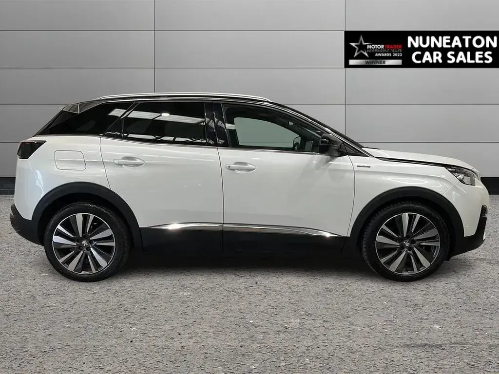 Used Peugeot 3008 Premium 130 HP (95 kW) 2019 White SUV