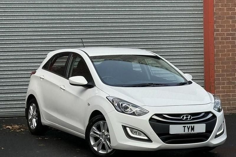 White Used 2013 Hyundai i30 Edition Hatchback | £3,750 (Fair price) - Image 1/1