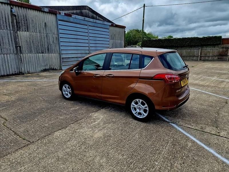 Used Ford B-MAX Zetec 2014 Gold MPV