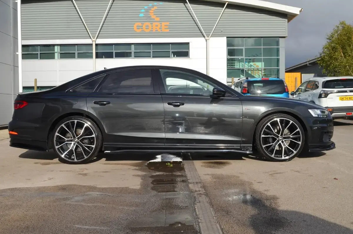 Used Audi A8 Advanced 286 HP (210 kW) 2018 Grey Sedan