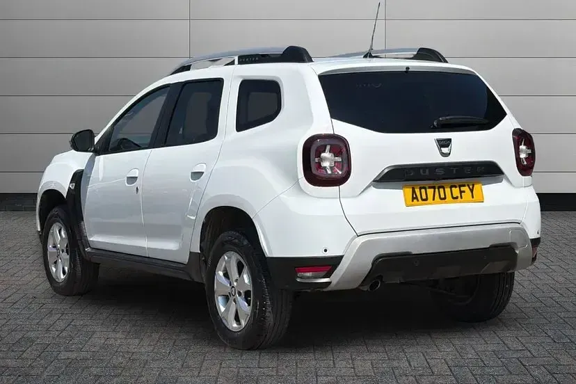 Used Dacia Duster Comfort 99 HP (72 kW) 2020 White SUV