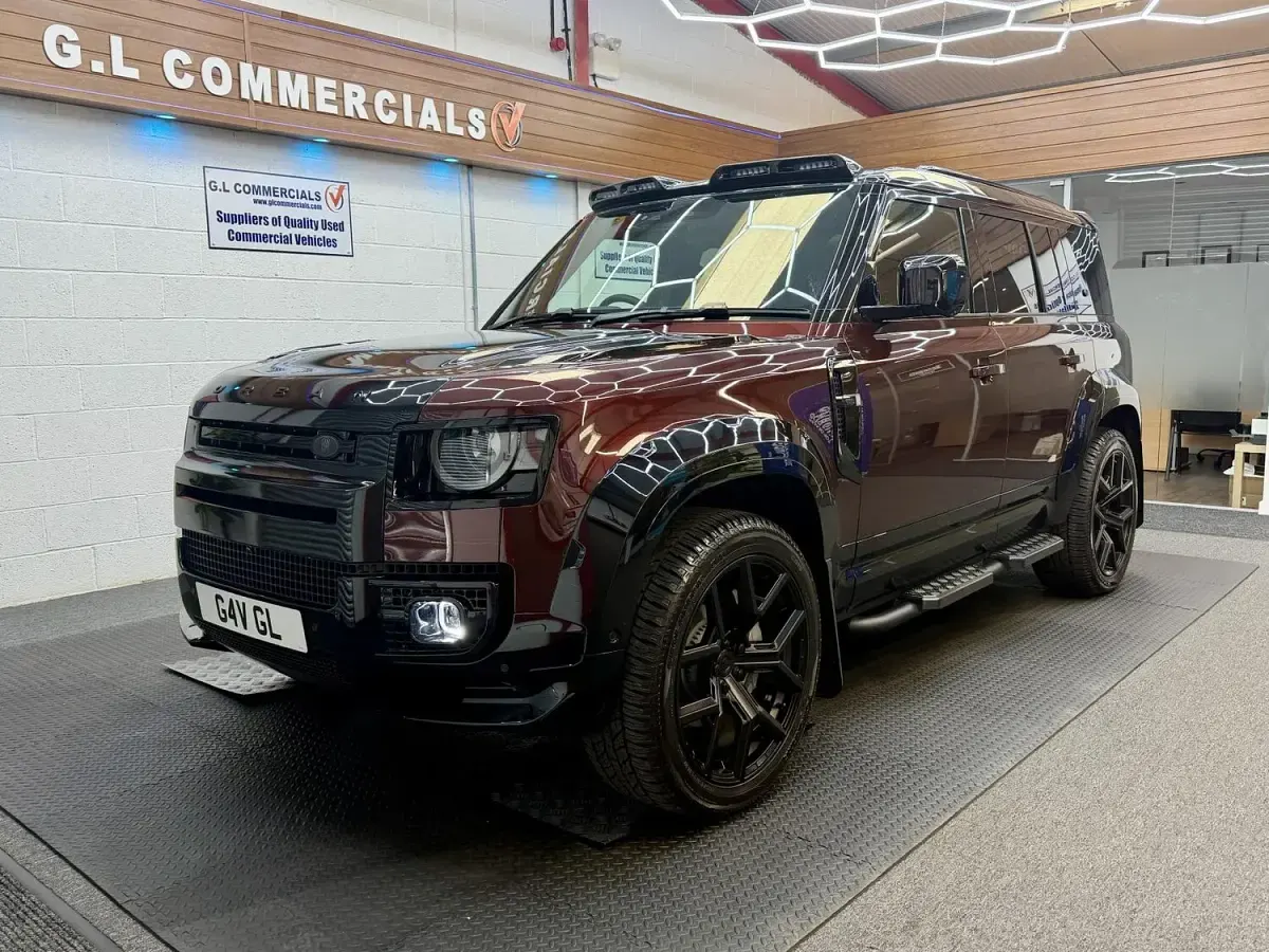 New Land Rover Defender S 350 HP (257 kW) 2025 Red SUV