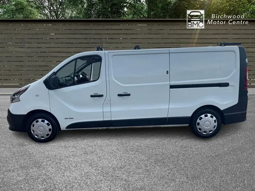Used Renault Trafic Business 2016 White MPV