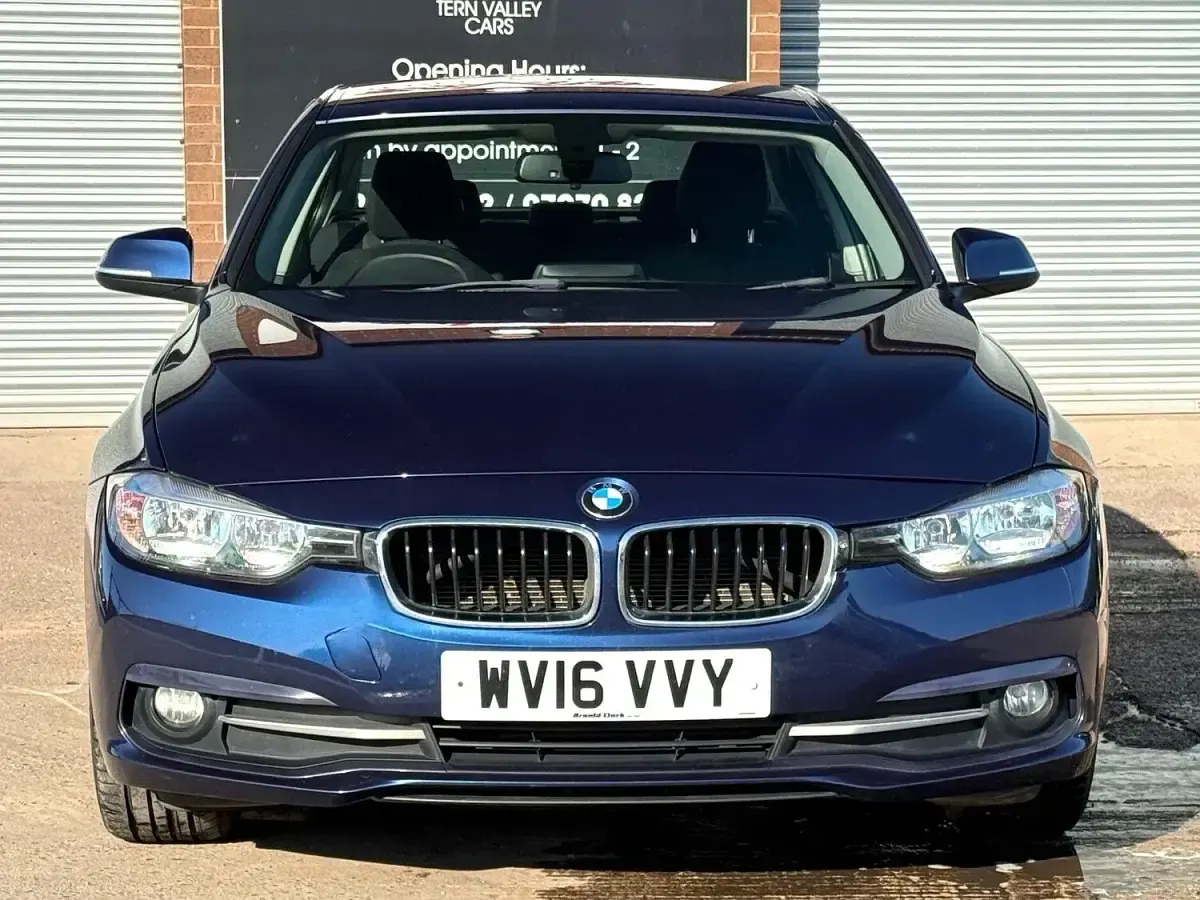 Used BMW 318 Sport Line 150 HP (110 kW) 2016 Blue Sedan