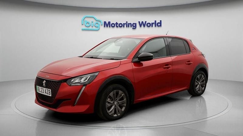 Used Peugeot e-208 Allure+ 100 kW (136 HP) 2023 Red Hatchback