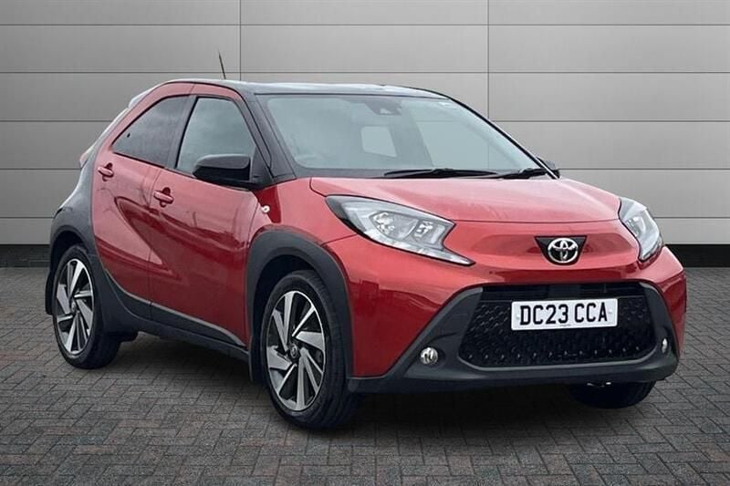 Chilli red with black Used 2023 Toyota Aygo Hatchback | £14,050 (Fair price) - Image 1/4
