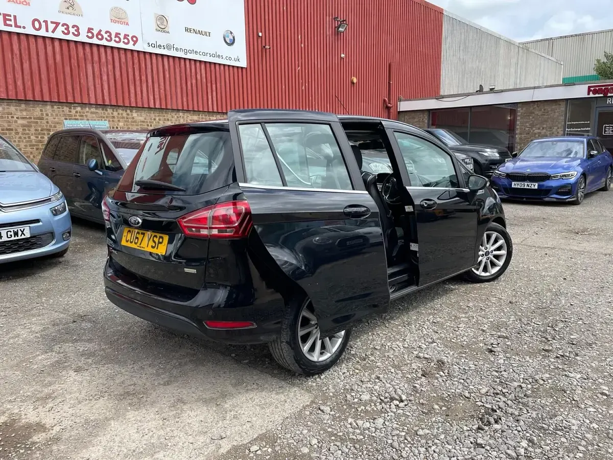 Used Ford B-MAX Titanium 2017 Black MPV
