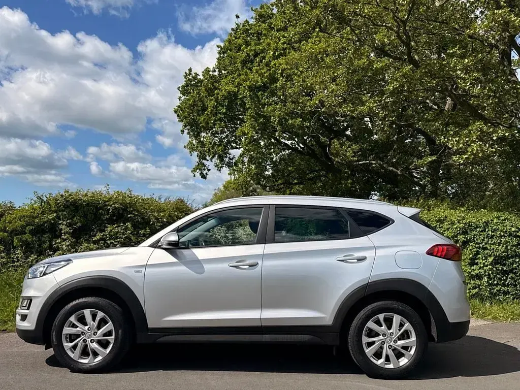 Used Hyundai Tucson SE 136 HP (100 kW) 2020 Silver SUV