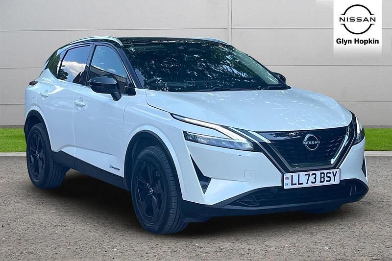 White Used 2023 Nissan Qashqai SUV | £24,405 (Fair price) - Image 1/4