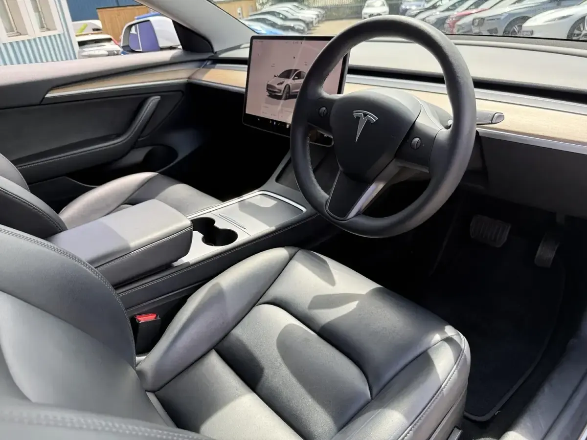 Used Tesla Model 3 RWD 58 kW (79 HP) 2023 White Sedan