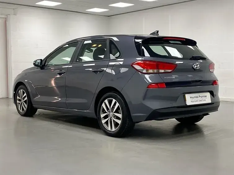 Used Hyundai i30 SE 90 HP (66 kW) 2017 Grey Hatchback