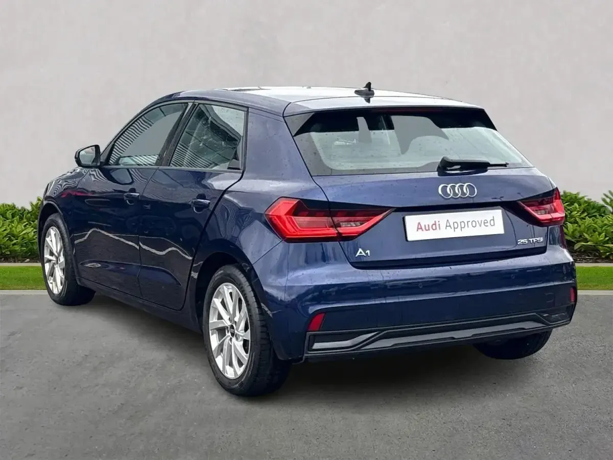 Second-hand Audi A1 Sport 94 CP (69 kW) 2023 Albastru SUV