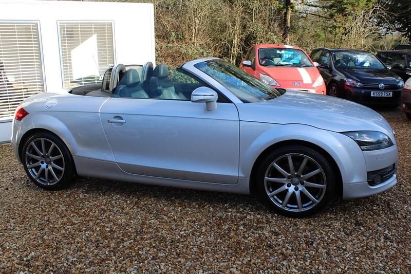 Begagnad Audi TT Roadster Performance 200 HK (147 kW) 2009 Silver Cab