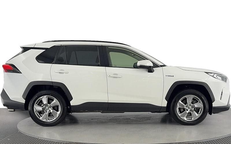 Used Toyota RAV4 Design 218 HP (160 kW) 2025 Estate