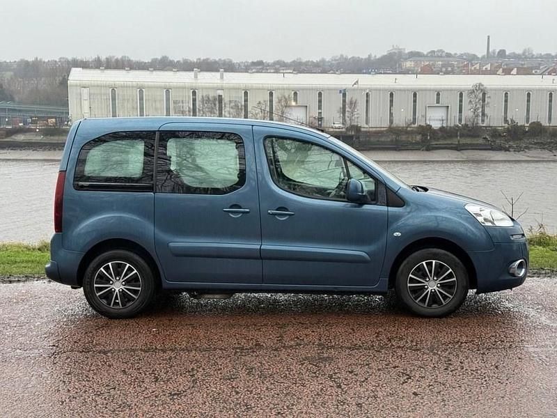 Gebraucht Peugeot Partner Tepee S 92 PS (67 kW) 2013 Blau Van / Kleinbus