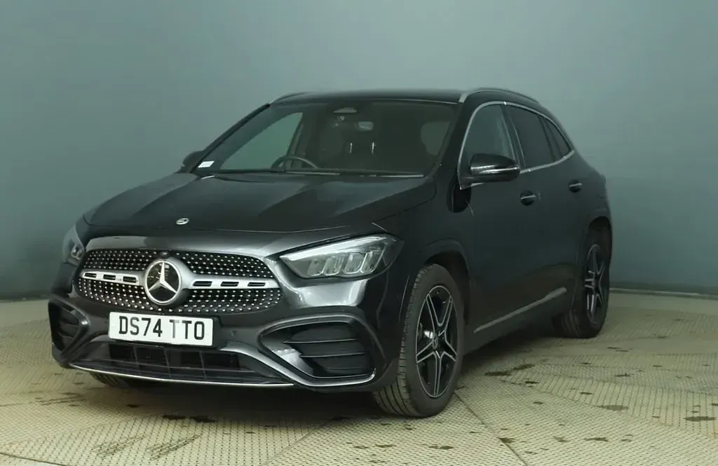Used Mercedes GLA200 Executive 163 HP (119 kW) 2024 Black SUV