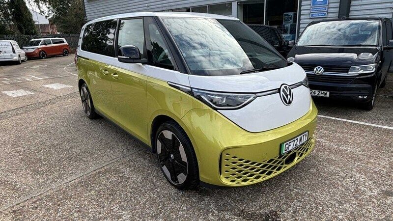 White Used 2022 VW ID. Buzz Pro Van | £43,994 (Expensive) - Image 1/4