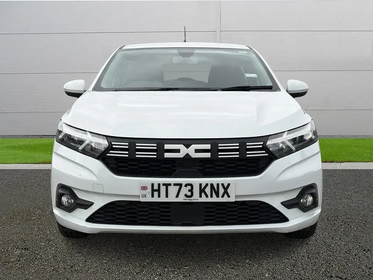 Begagnad Dacia Sandero Expression 100 HK (73 kW) 2023 Vit Halvkombi