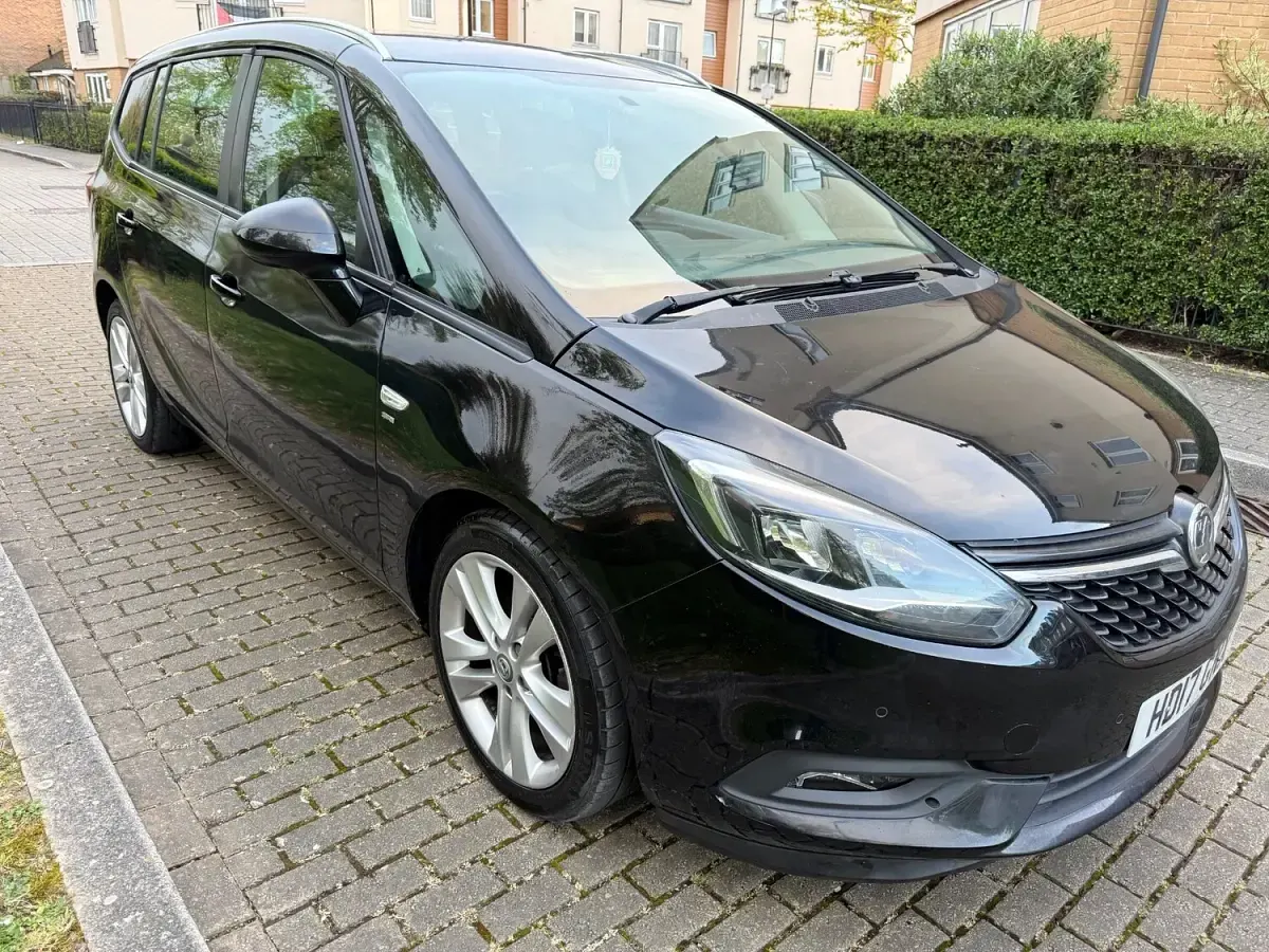 Used Vauxhall Zafira SRi 140 HP (102 kW) 2017 Black MPV