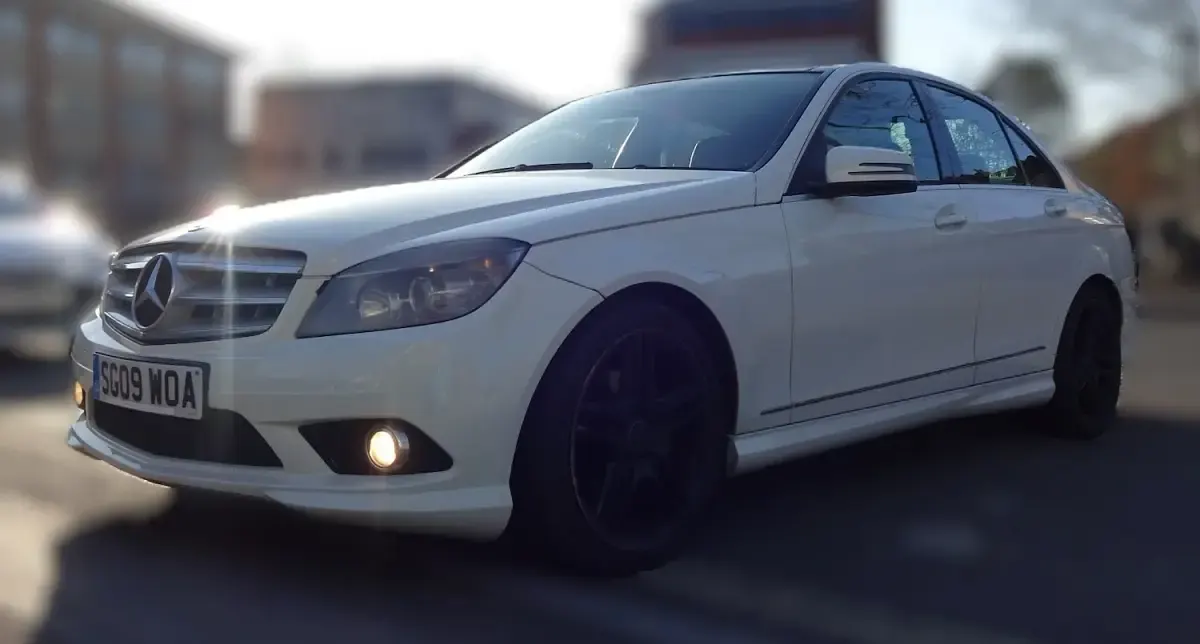 Used Mercedes C220 2009 White Sedan