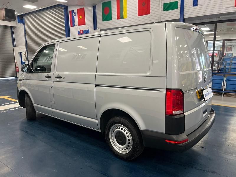 Second-hand VW Transporter Startline 150 CP (110 kW) 2021 Argintiu Van