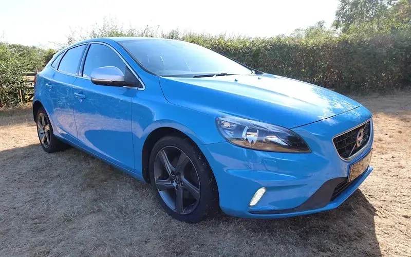 Used Volvo V40 R-Design 122 HP (89 kW) 2019 Hatchback