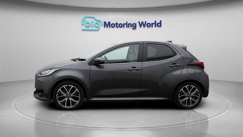 Used Toyota Yaris Hybrid 114 HP (83 kW) 2022 Grey Hatchback