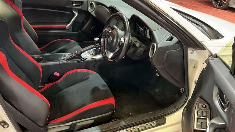 Used Toyota GT86 GT 200 HP (147 kW) 2017 White Coupe