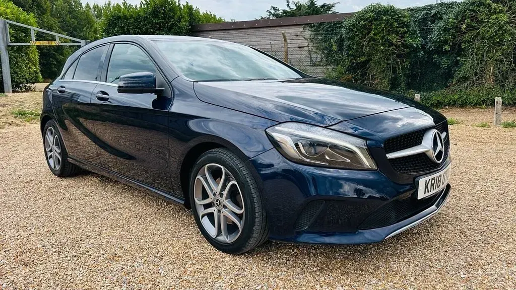 Used Mercedes A180 Sport Edition 120 HP (88 kW) 2018 Blue Hatchback